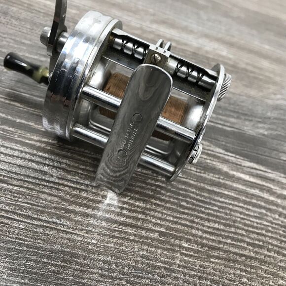 Shakespeare Criterion 1960 Vintage Fishing Reel - Picture 6 of 6